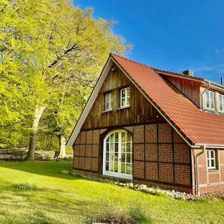 Hundefreundliches Ferienhaus Am Wingster Wald Dog-Friendly Holiday Home Сasa de vacaciones Wingst